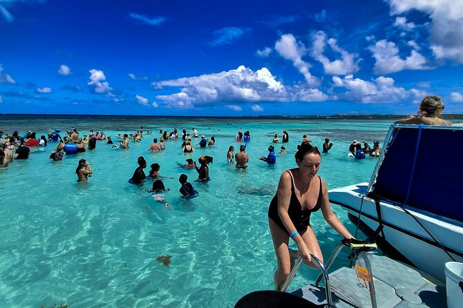 6-Hours Tour East Coast of Antigua: Stingray City, Lunch & Beach - Long Bay offers a quiet beach break