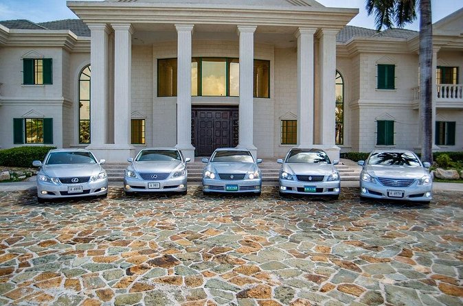 Antigua - VIP Fast Track On Arrival ONLY And Round Trip Transfer - A private drive instead of a shared shuttle