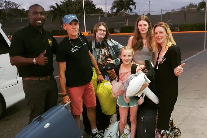 Private Airport Transfers to Antigua and Barbuda - Private transport instead of a shared shuttle