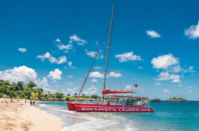 Sail and Snorkel at Cades Reef - Open-bar sailing and Caribbean music on the way back