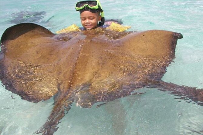 Stingray City - Arriving at the shallow sandbank